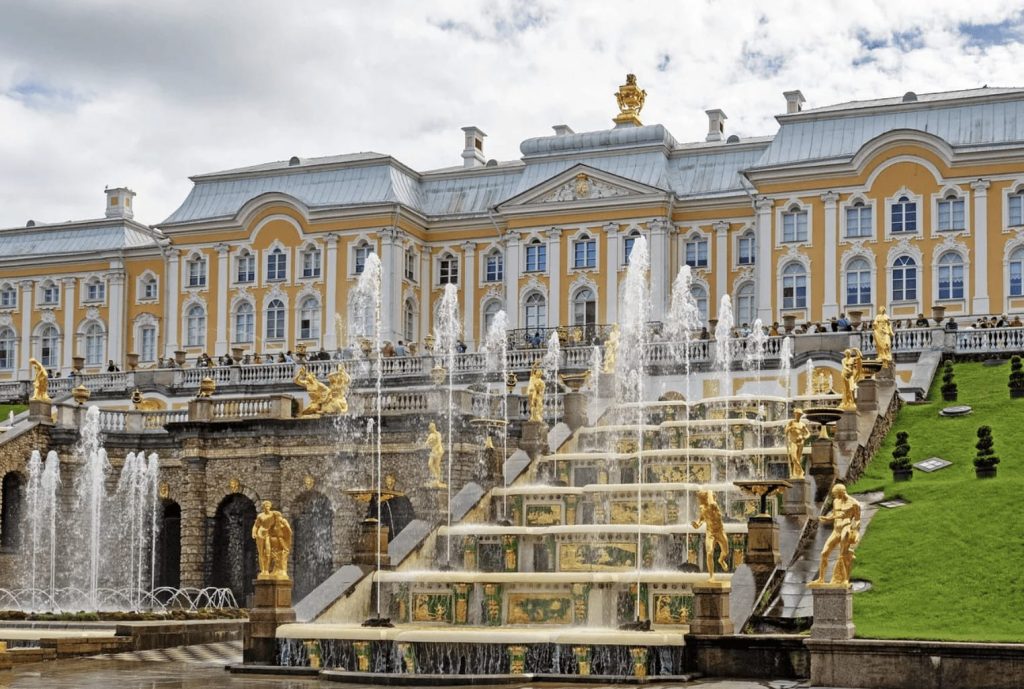 Saint Petersburg travel guide Peterhof