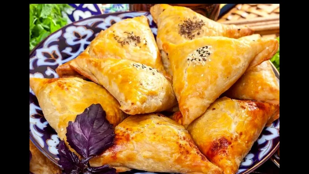 Uzbekistan food to try samsa