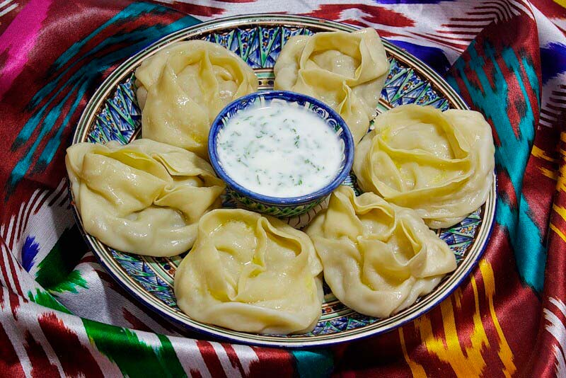 Uzbekistan food to try manti