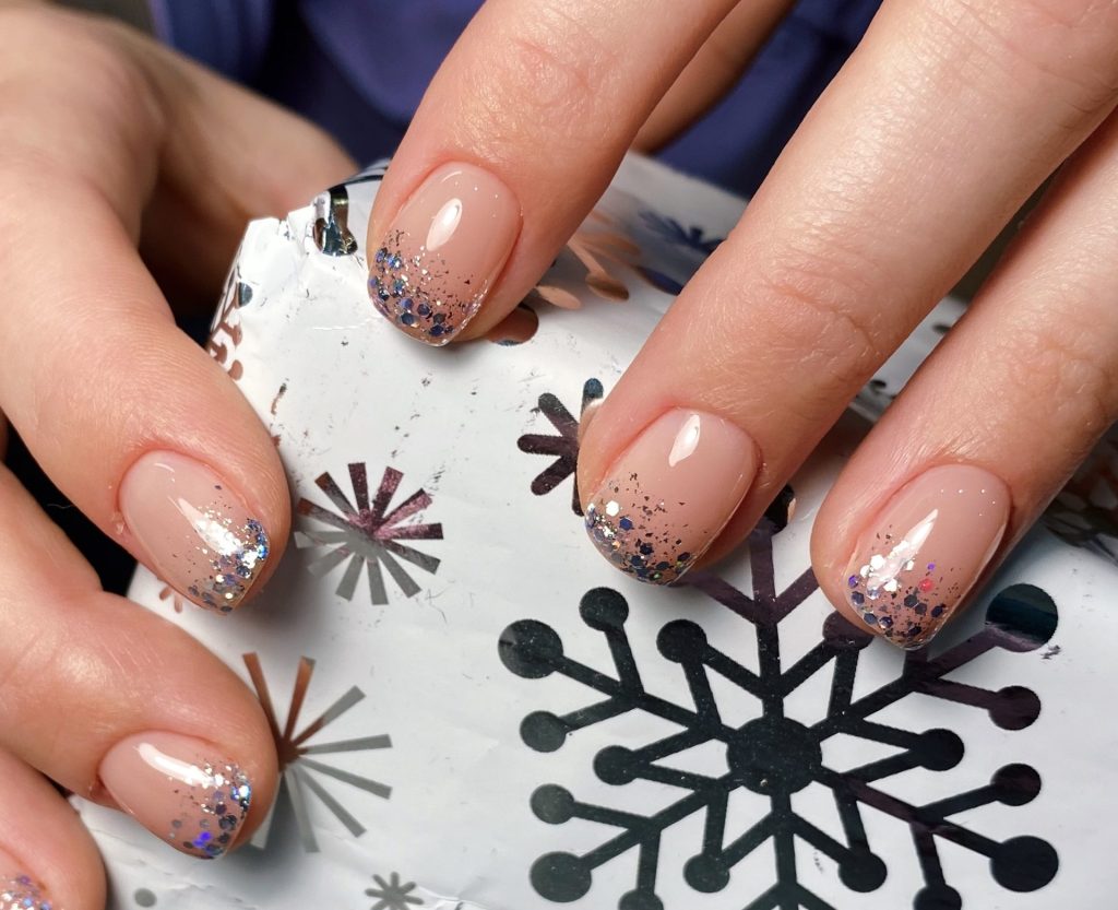 Dazzling Glitter French Manicure Ideas for the Holidays