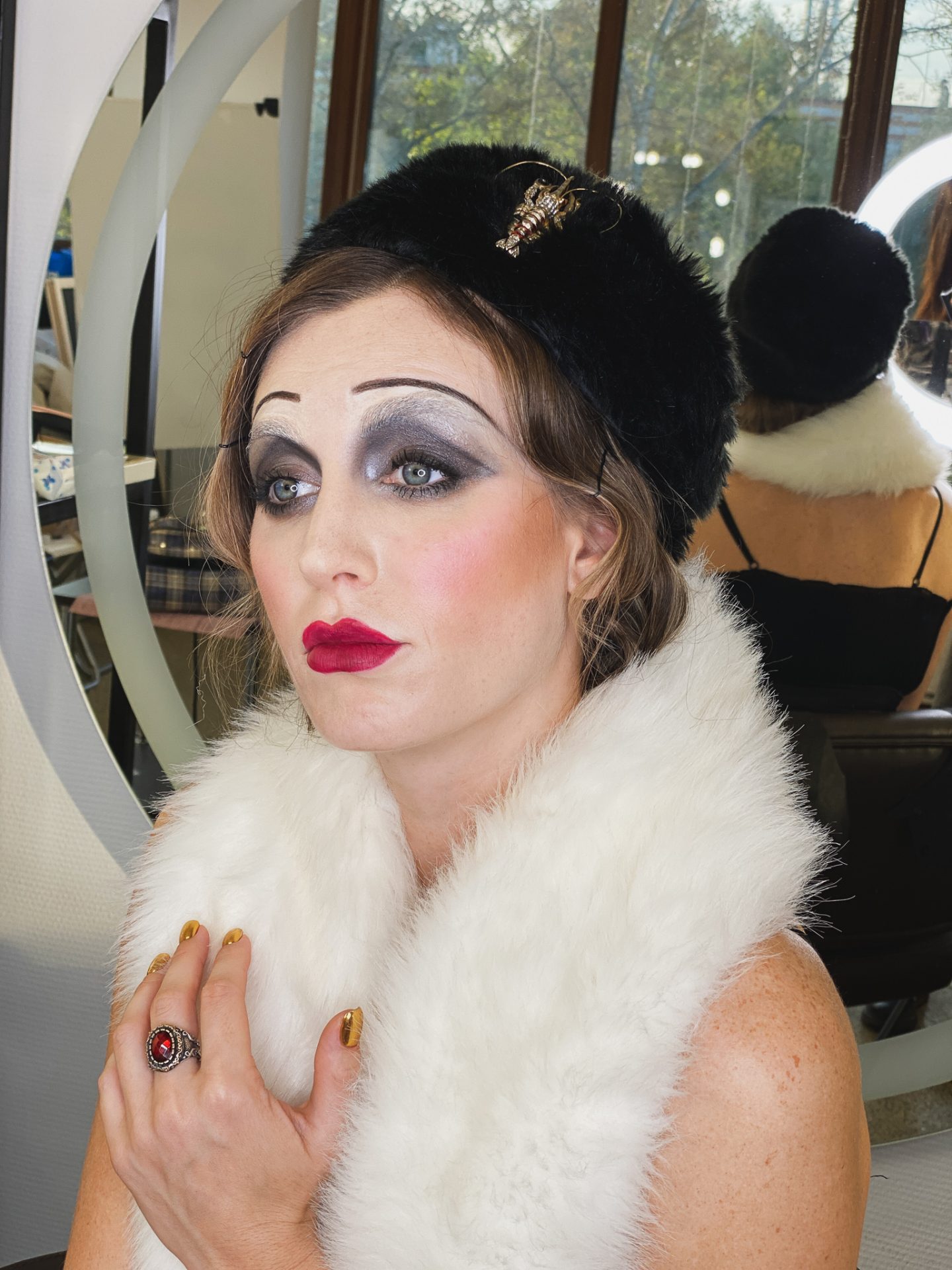 Flapper girl makeup