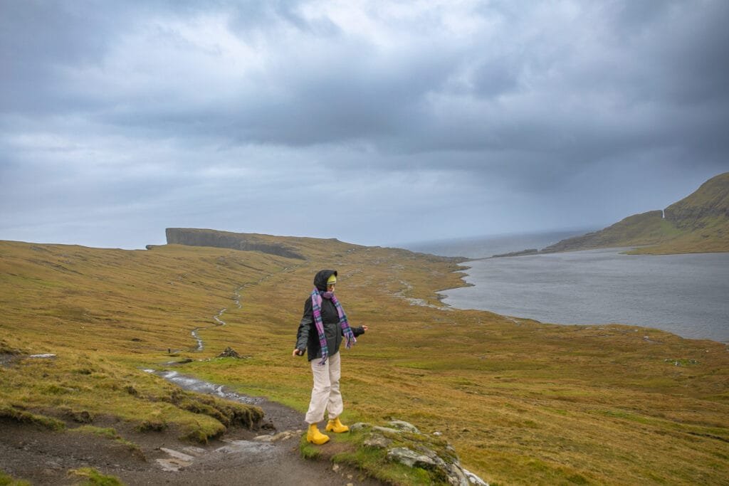 Faroe Islands Hiking Lake Sørvágsvatn: the trail 