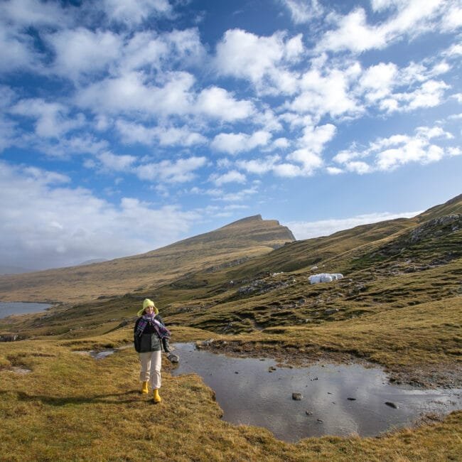 Hiking Lake Sørvágsvatn, the Lake Above the Ocean