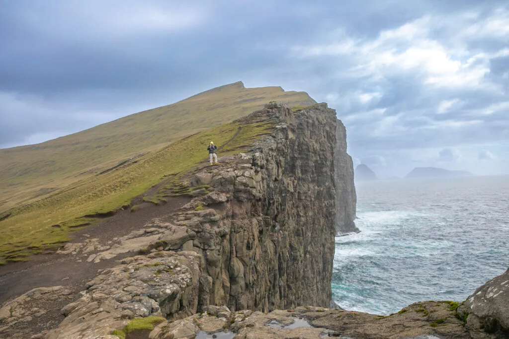 Hiking Lake Sørvágsvatn: Lake Above the Ocean Faroe Islands